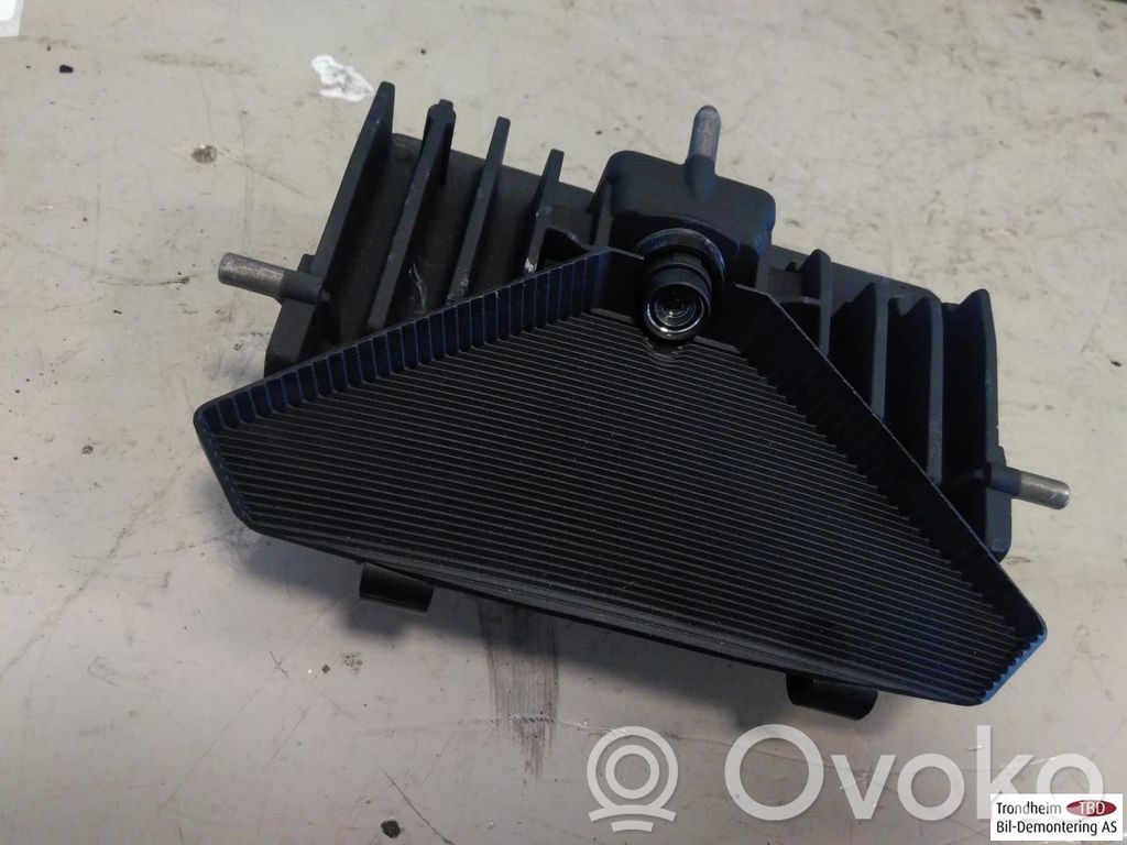Polestar 2 Vordere Sensorhalterung Einparkhilfe Parktronic PDC 