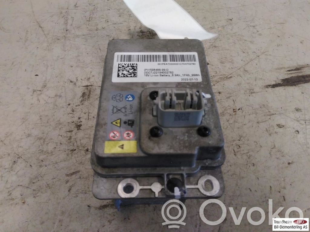 Tesla Model Y 12 V lizdas (priekyje) 