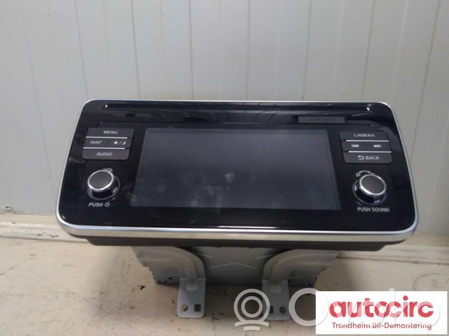 Nissan Leaf II (ZE1) Panel / Radioodtwarzacz CD/DVD/GPS 