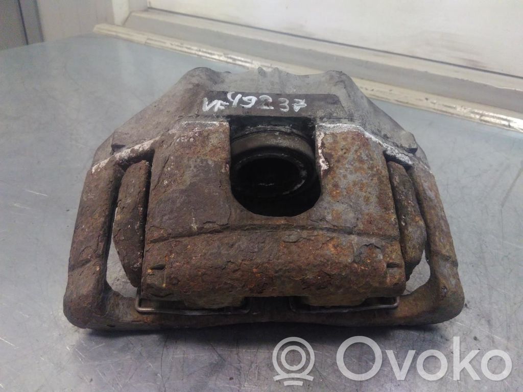 Audi A6 Allroad C5 Zacisk hamulcowy przedni 