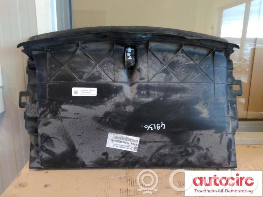 Tesla Model 3 Jäähdyttimen lauhdutin 