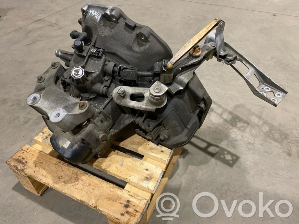 Opel Adam Cutie viteze manuală cu 5 trepte 