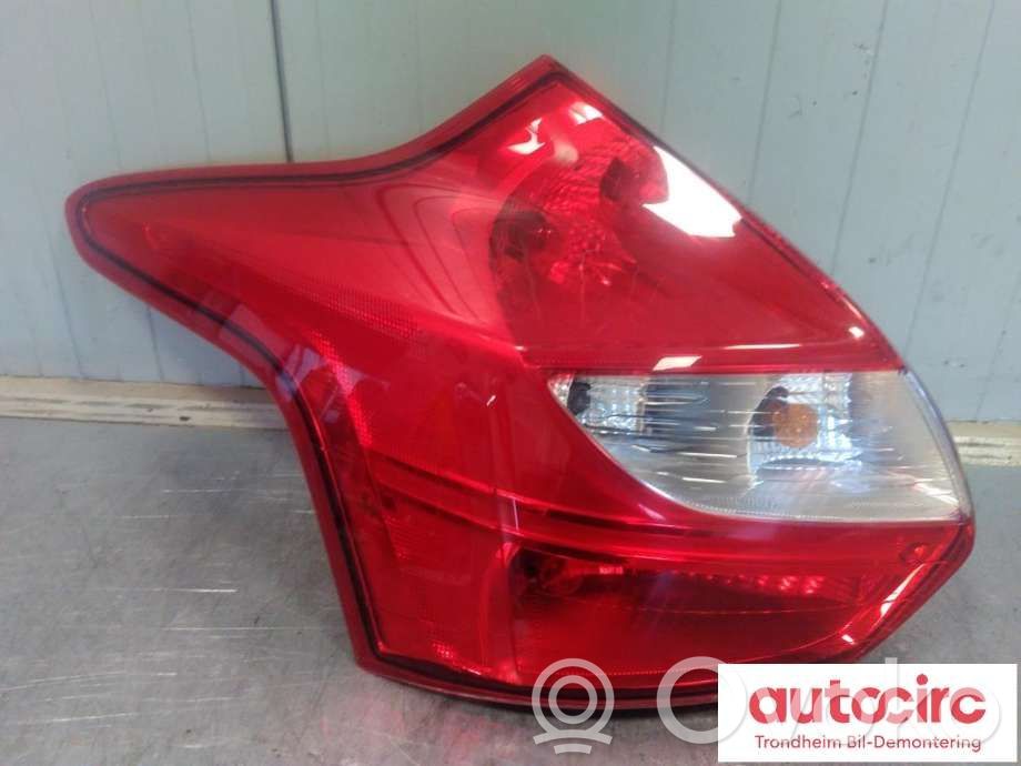 Ford Focus Aizmugurējais lukturis virsbūvē 