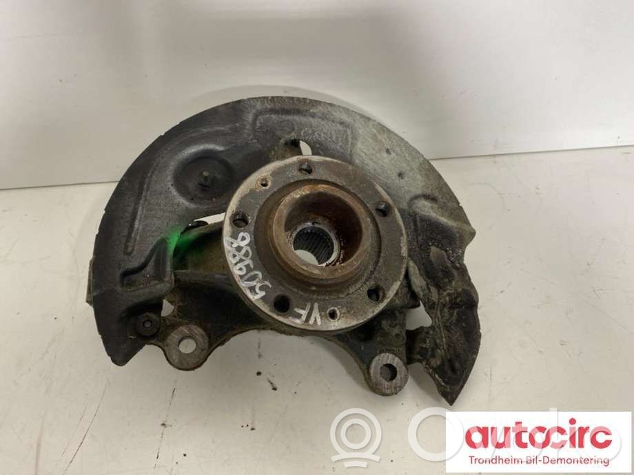 Front wheel hub spindle knuckle