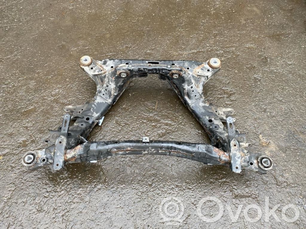 Tesla Model 3 Galinis traversas 