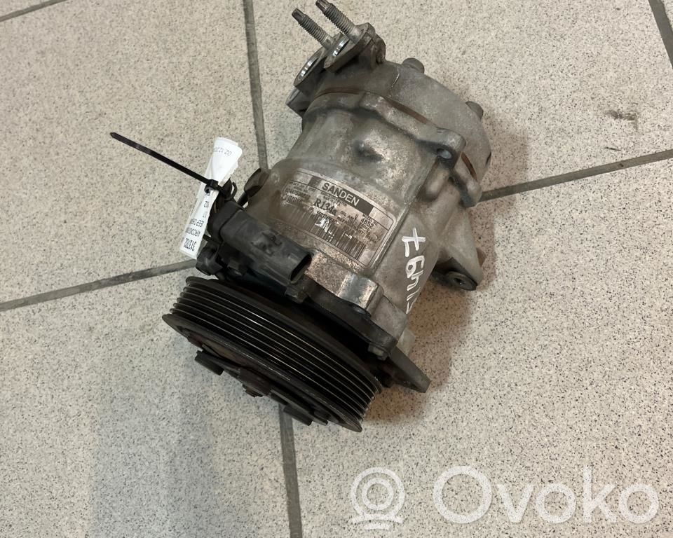 Jeep Cherokee KJ Kompresor / Sprężarka klimatyzacji A/C 