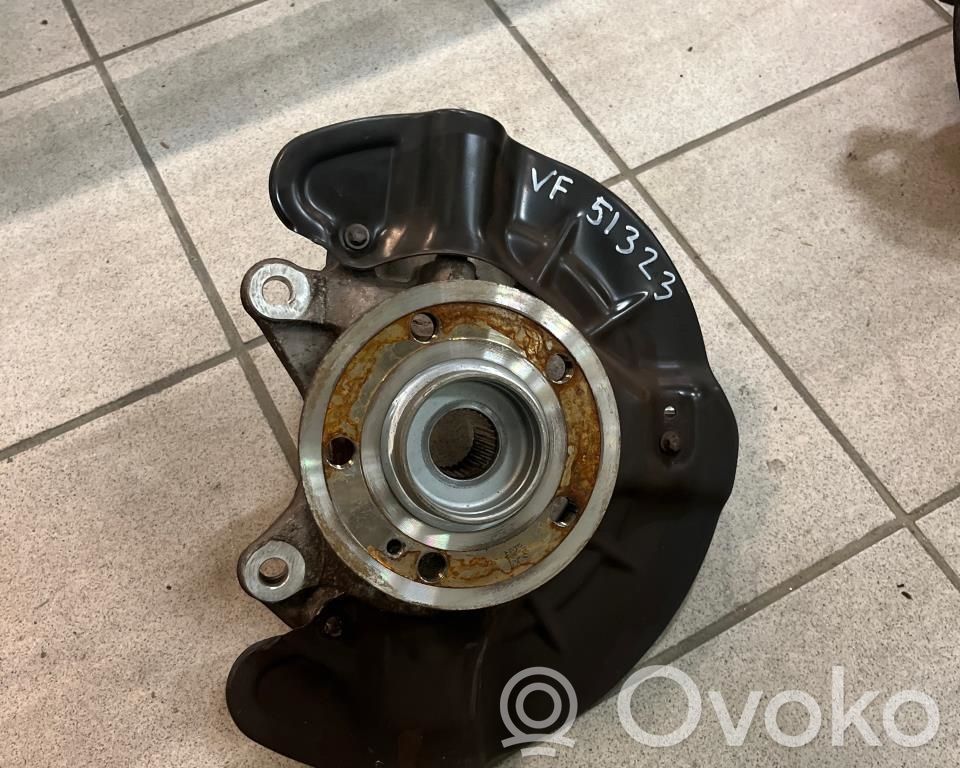 Mercedes-Benz A W177 Fuso a snodo con mozzo ruota anteriore