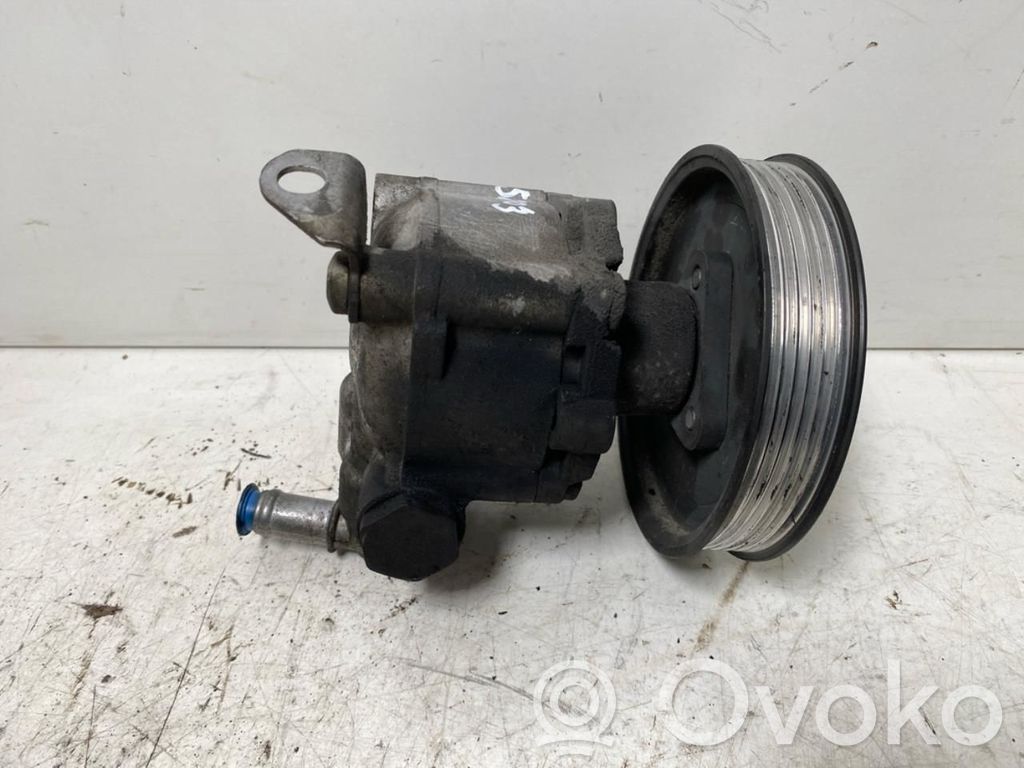 BMW X3 E83 Ohjaustehostimen pumppu 