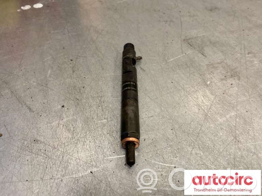 Nissan Note (E11) Inyector de combustible 