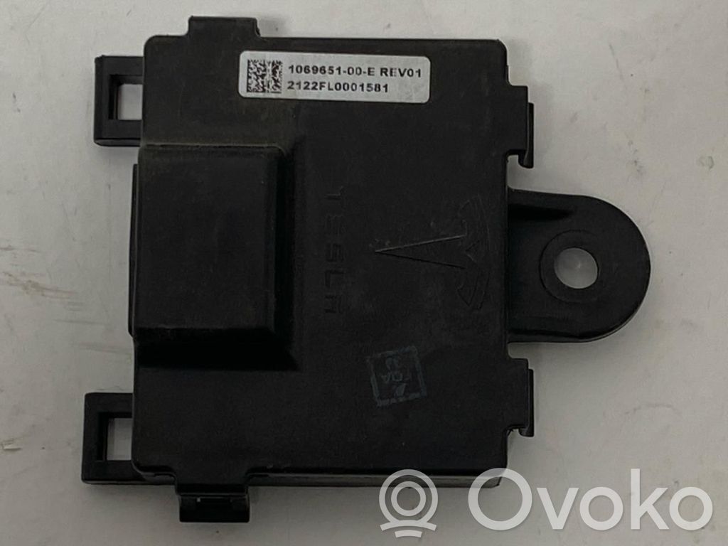 Tesla Model S Door control unit/module 