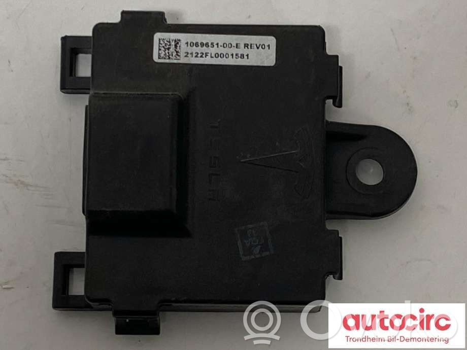 Tesla Model S Unidad de control/módulo de la puerta 