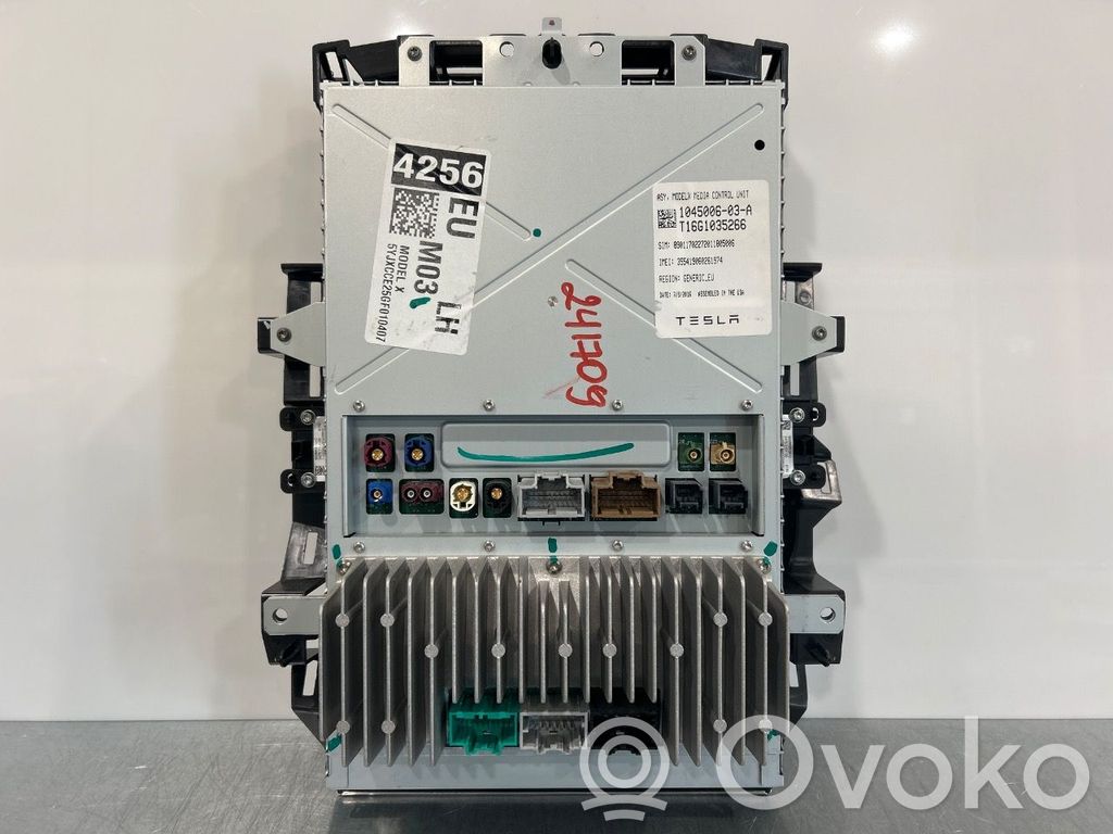 Tesla Model X Head unit multimedia control 