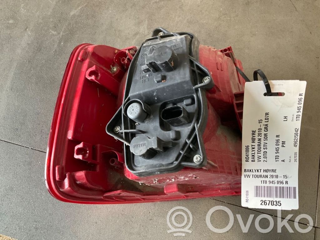 Volkswagen Touran II Lampă spate în caroserie 