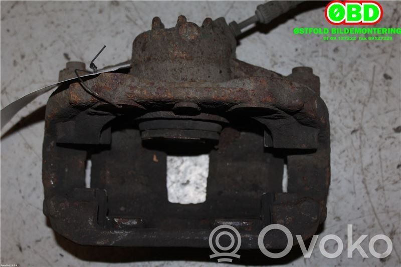 Peugeot 207 Zacisk hamulcowy przedni 