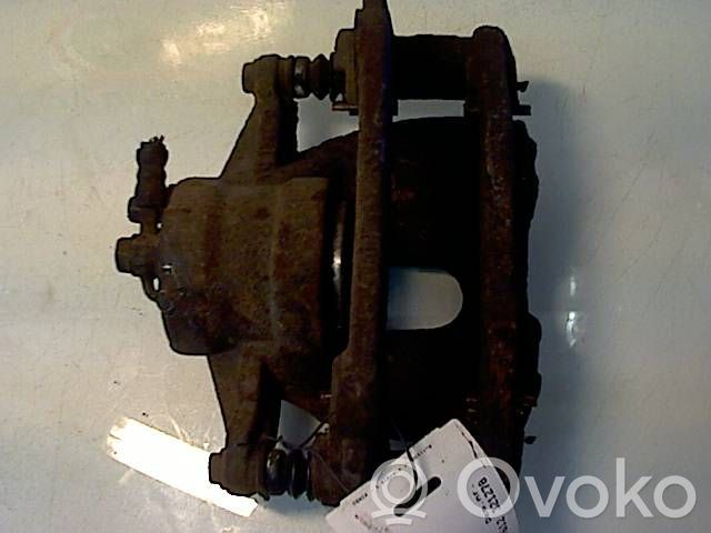 Toyota Avensis T250 Zacisk hamulcowy przedni