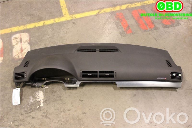Audi A4 S4 B7 8E 8H Deska rozdzielcza 