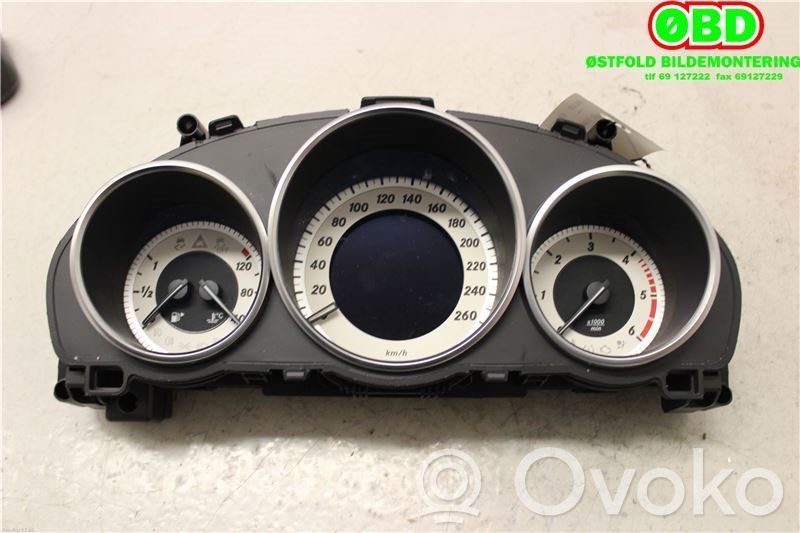 Mercedes-Benz E W212 Tachimetro (quadro strumenti) 