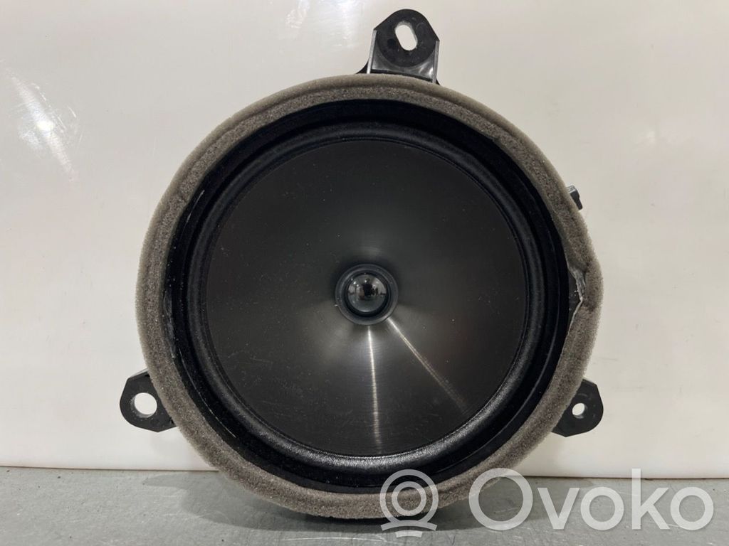 Toyota Yaris XP210 Difuzor ușă față