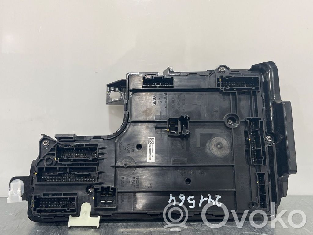 Tesla Model Y Module de contrôle carrosserie centrale 