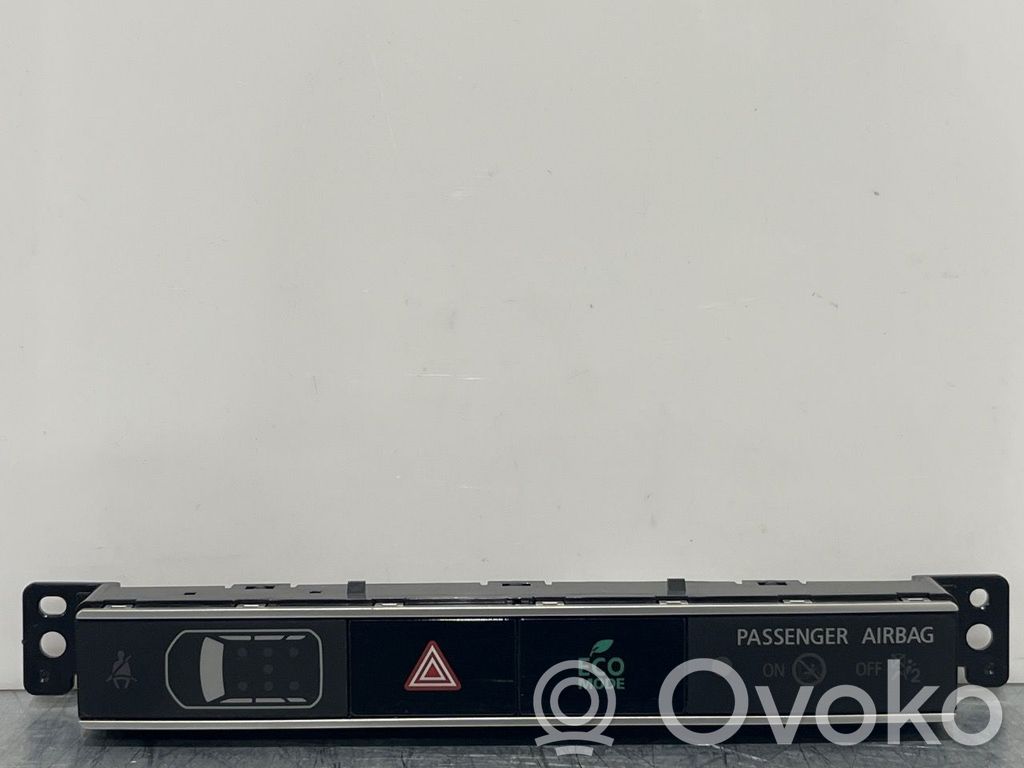 Botón interruptor de luz de peligro   8002C642,8002C642,8002C642,8002C642
