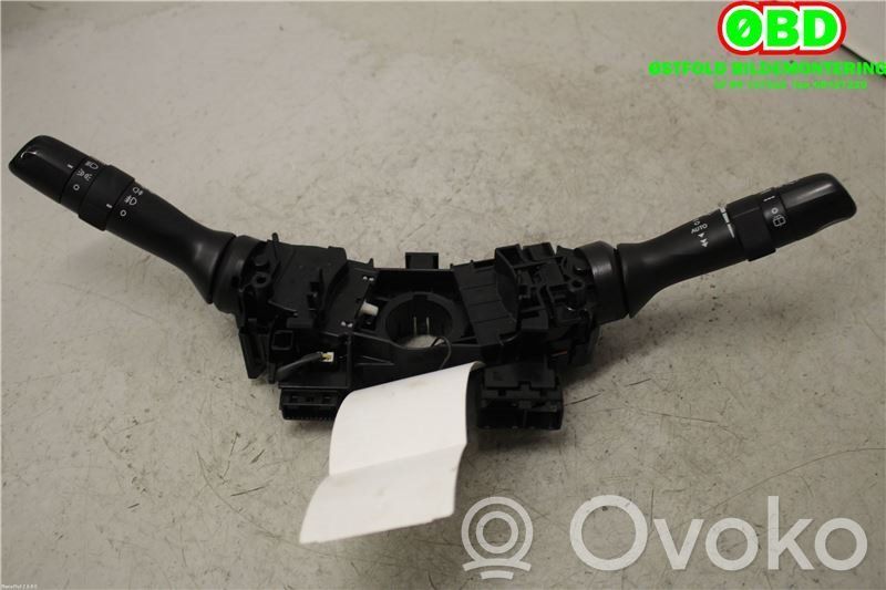 Toyota Auris 150 Interruptor de control multifunción 