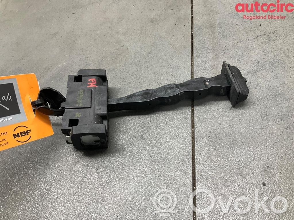 MG MG4 ev Etuoven pidätin 