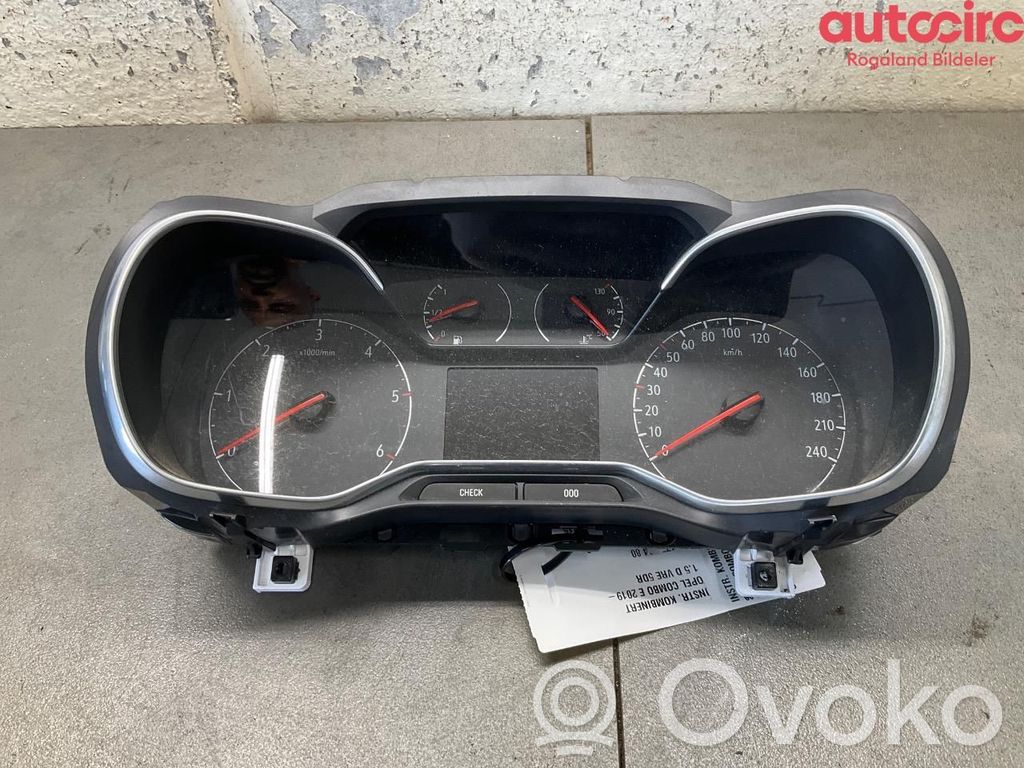 Opel Combo E Speedometer (instrument cluster) 