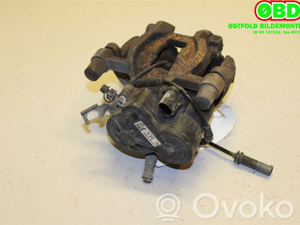 BMW 2 F22 F23 Bremssattel hinten 
