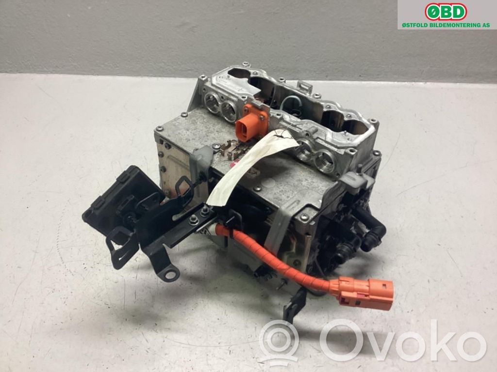 Volkswagen PASSAT B8 Convertisseur / inversion de tension inverseur 