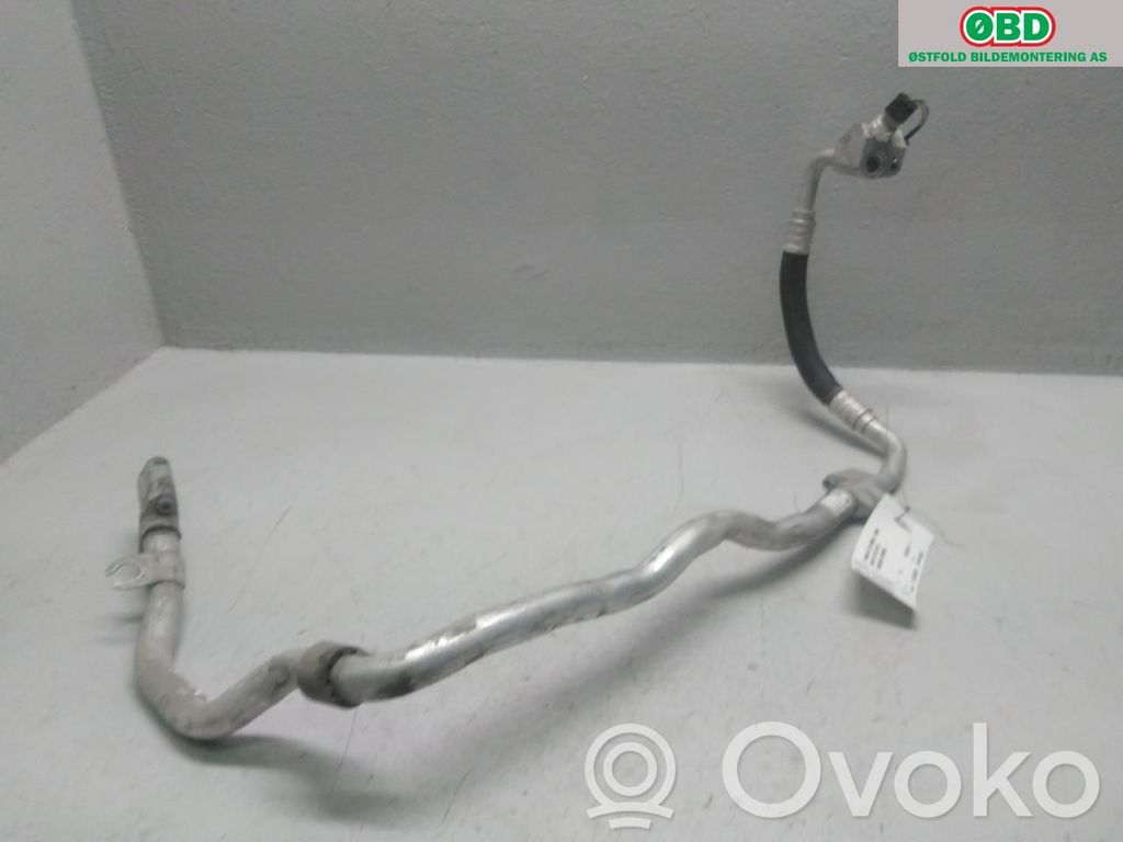 BMW iX Conductă/furtun aer condiționat (A/C) 