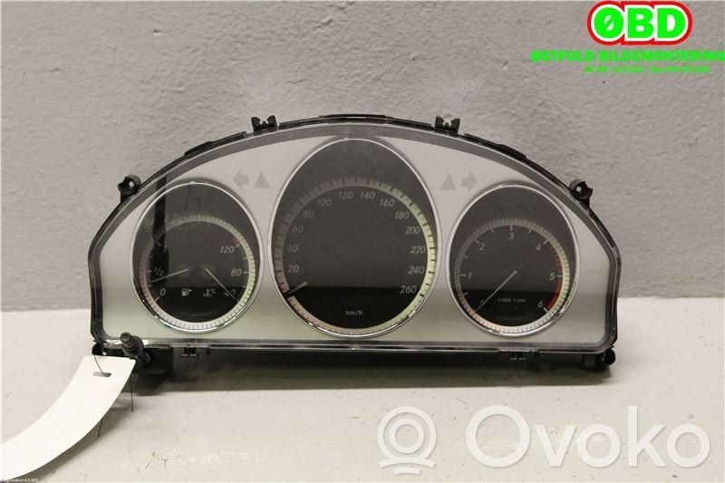 Mercedes-Benz C W204 Tachimetro (quadro strumenti)