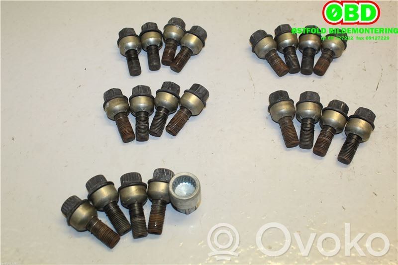 Tuercas/tornillos