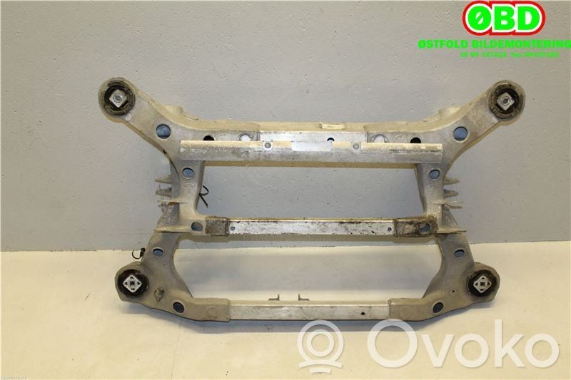 Tesla Model S Galinis traversas 