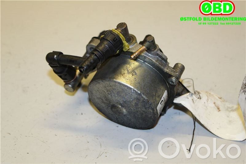 Opel Corsa D Bomba de vacío 