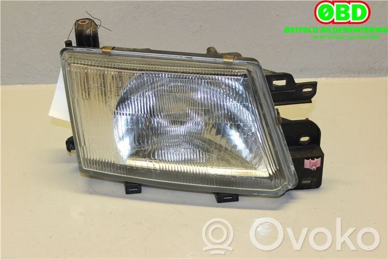 Subaru Forester SF Lampa przednia 
