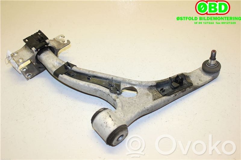 Mercedes-Benz B W246 W242 Wahacz przedni 