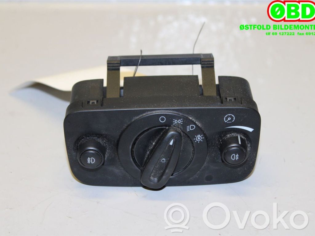 Ford C-MAX II Light switch 