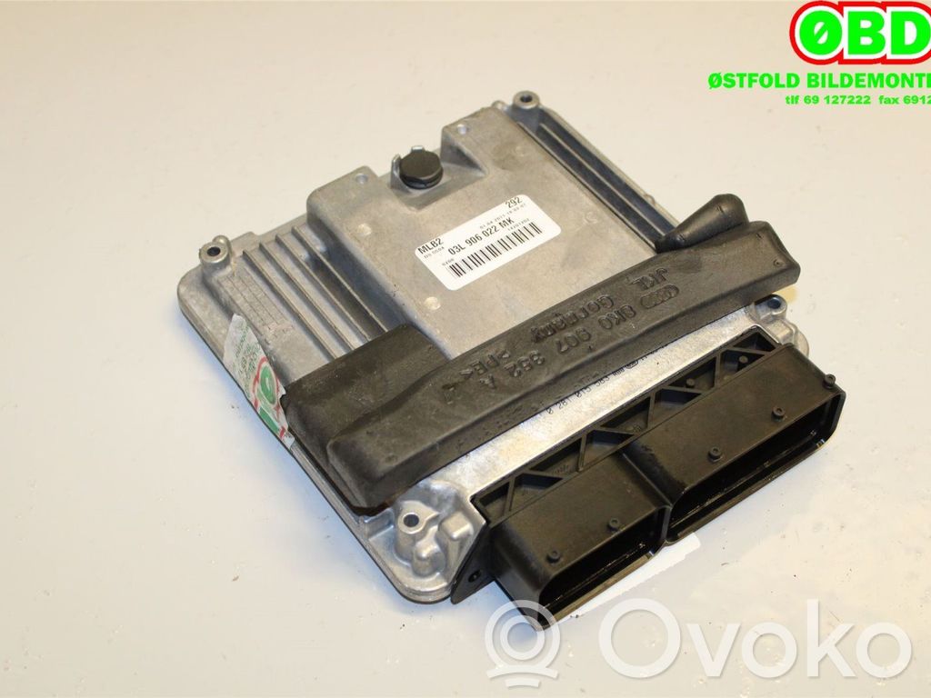 Audi A5 8T 8F Unité de commande, module ECU de moteur
