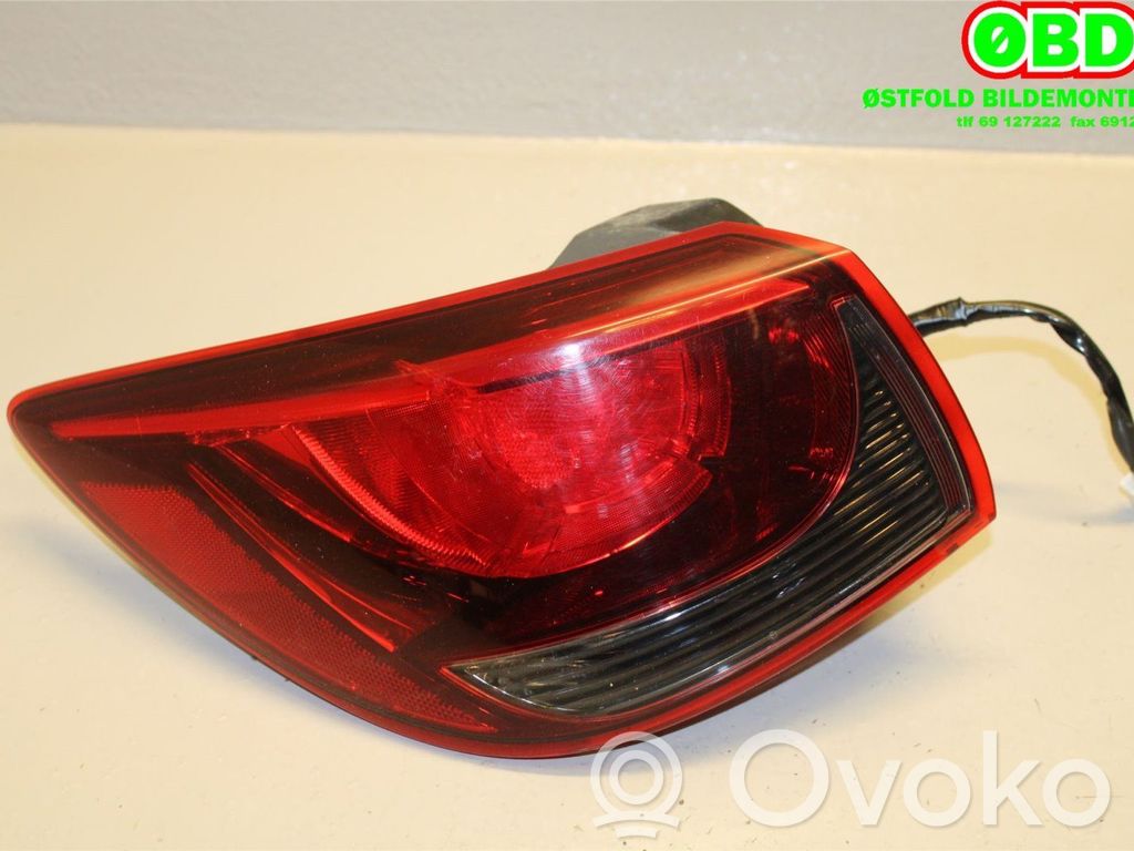 Mazda 2 Aizmugurējais lukturis virsbūvē 