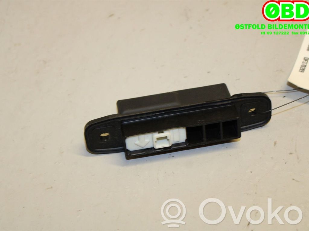 Toyota Yaris Interrupteur d'ouverture de coffre