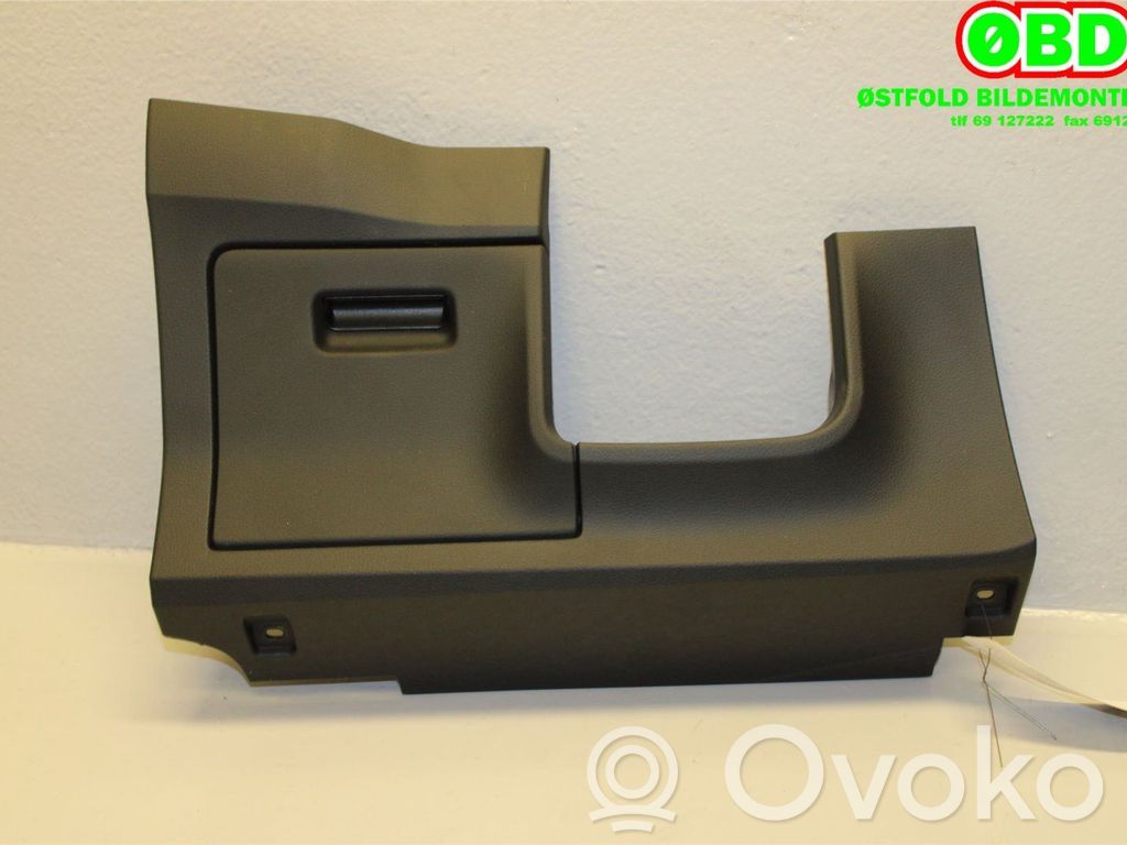 Audi e-tron Glove box 