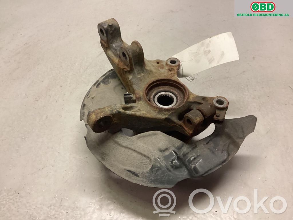 Front wheel hub spindle knuckle