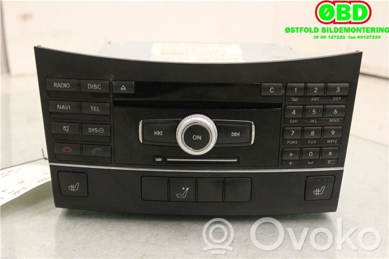 Mercedes-Benz E W212 Panel / Radioodtwarzacz CD/DVD/GPS 
