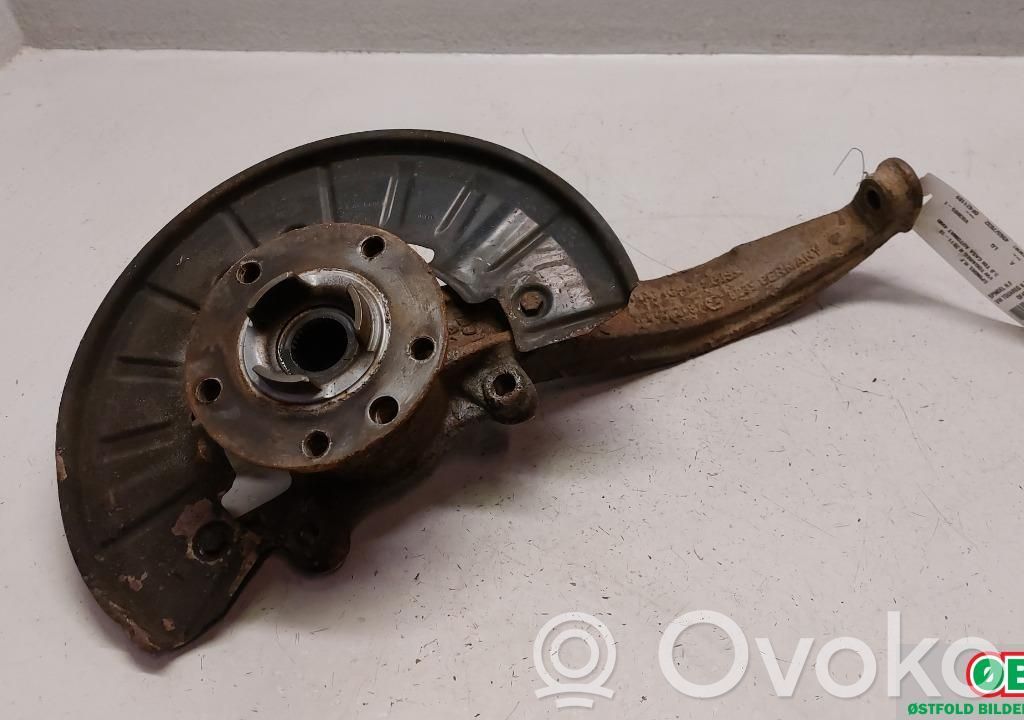 Volkswagen Touareg II Achsschenkel vorne 