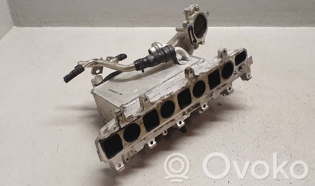 Volkswagen Caddy Chłodnica powietrza doładowującego / Intercooler 