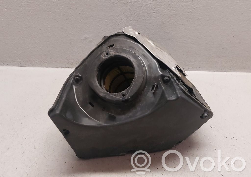 Audi A4 S4 B9 Obudowa filtra powietrza 