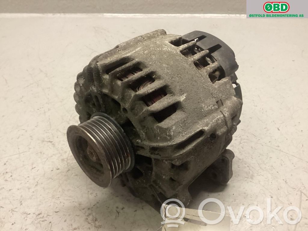 Audi A4 S4 B8 8K Generatore/alternatore 