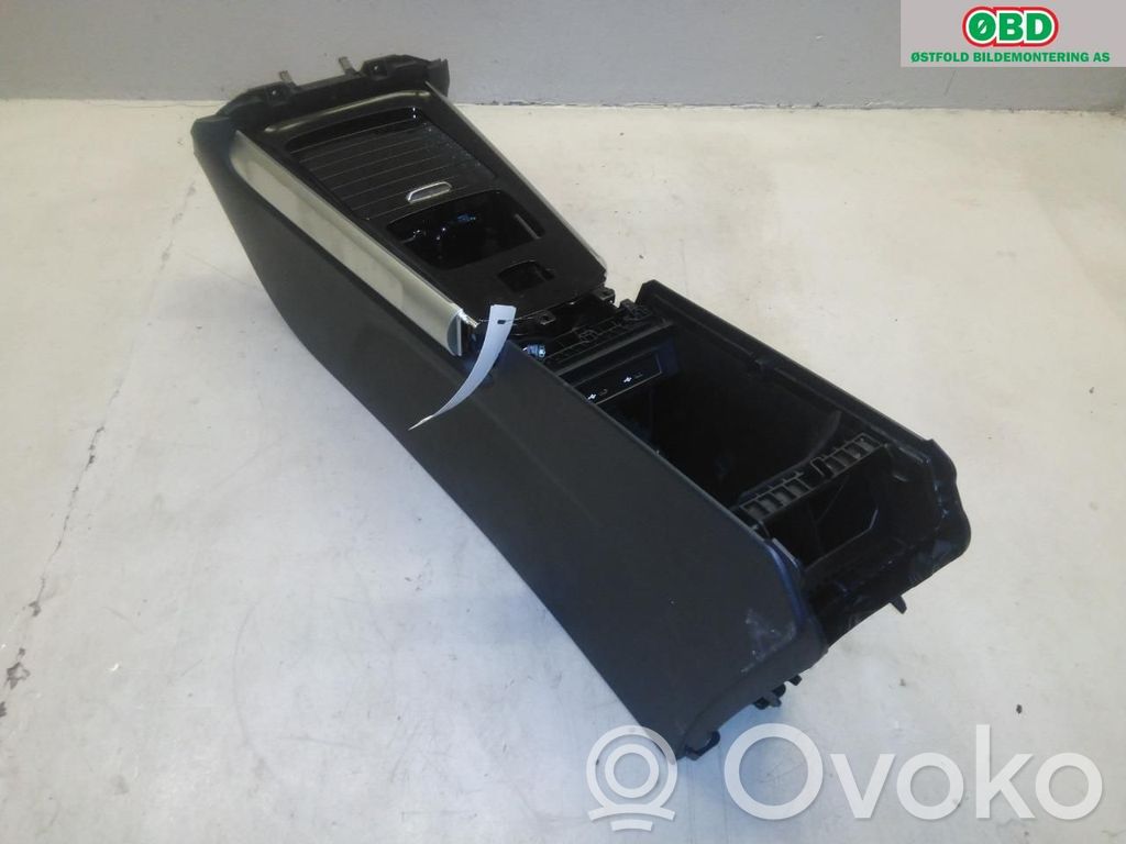 Mercedes-Benz EQB Console centrale 
