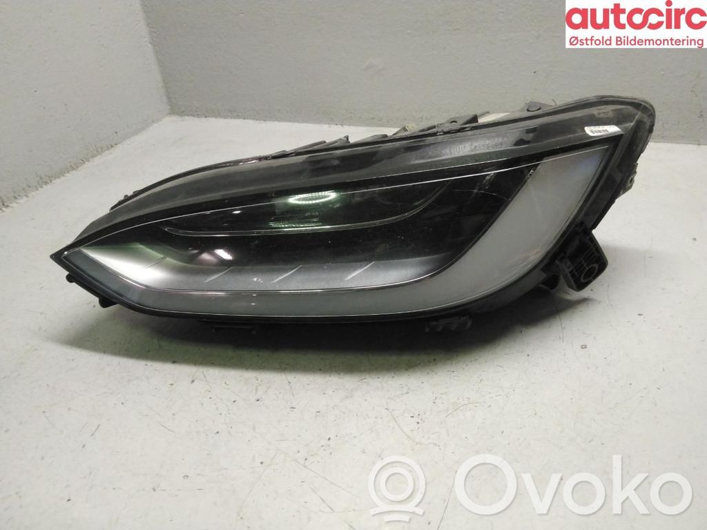Tesla Model X Phare frontale 