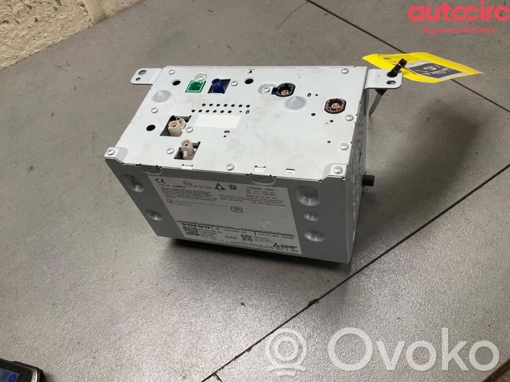 Volvo XC40 Radio/CD/DVD/GPS head unit 